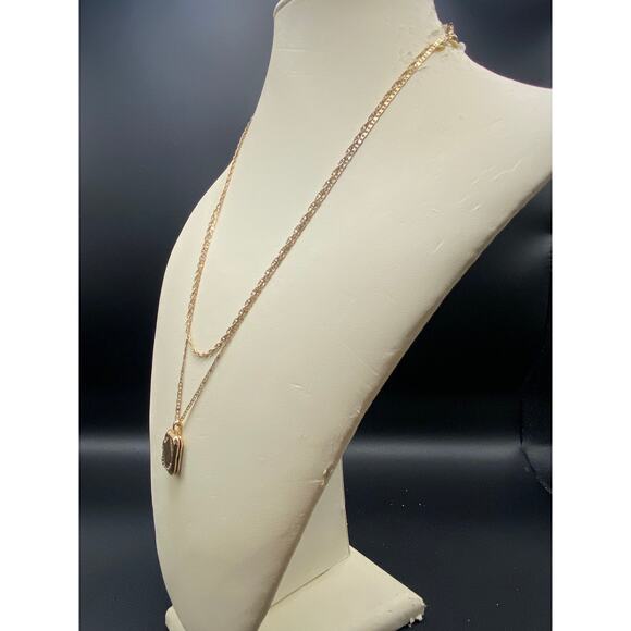 Vintage-Style Double-Layer Gold-Tone Locket Necklace - Picture 6 of 10